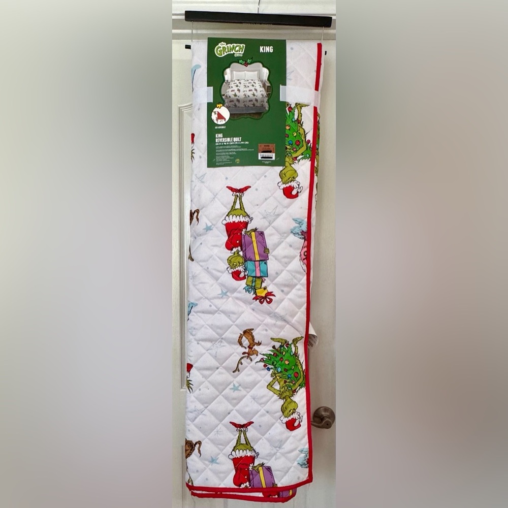 The Grinch Reversible Christmas King Size Quilt NWT